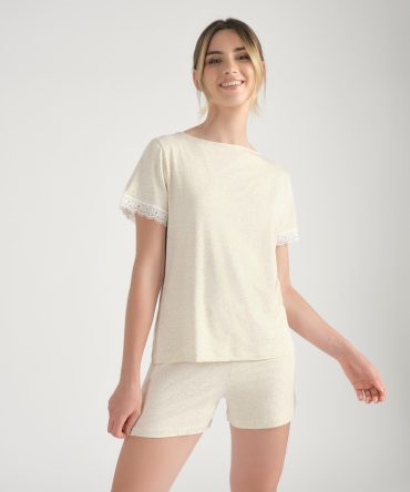 Pigiama corto , maglia mezza manica con dettagli in Macramè ,in Viscosa Lino