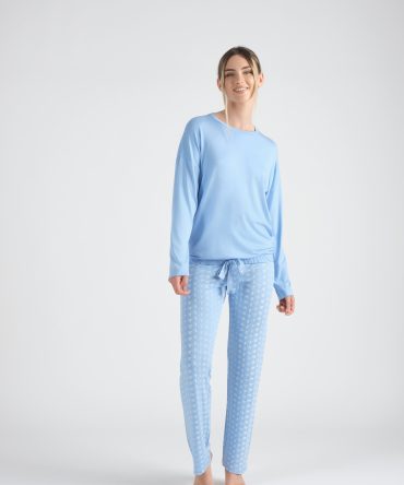 Pigiama lungo , maglia m/l tinta unita con fiocco ,pantalone fantasia sangallo in viscosa
